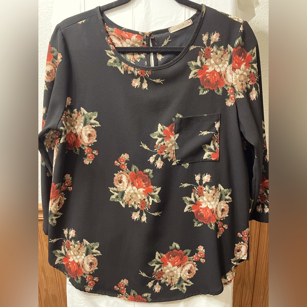 Beautiful Le Lis top